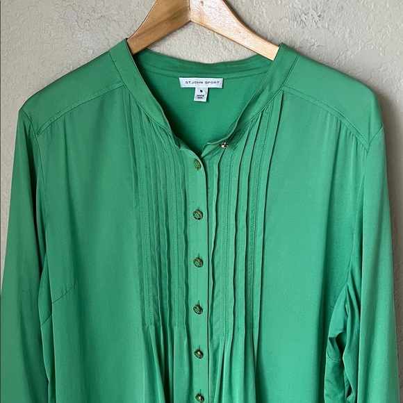St. John sport vintage silk stretch green button blouse - Picture 3 of 12